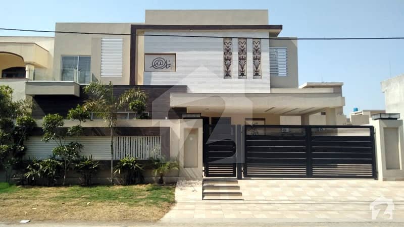 1 Kanal Brand New Beautiful Solid Bungalow For Sale On 80 Feet Road