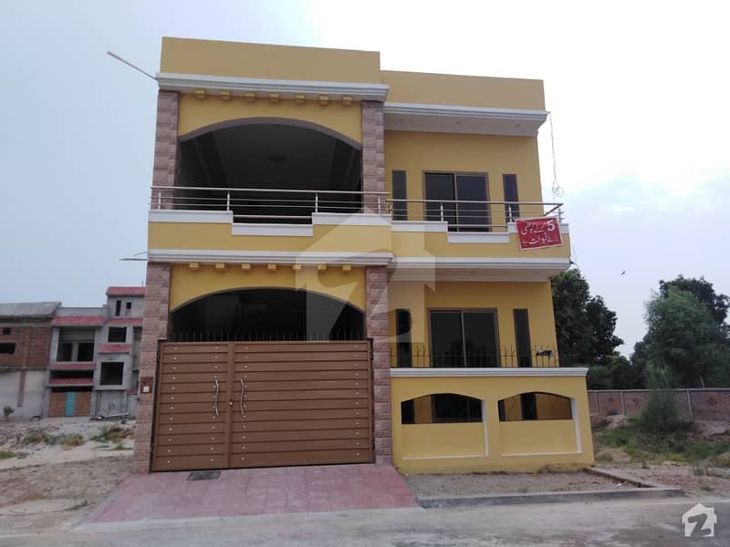 گلبرگ کمرشل بہاولپور یزمان روڈ بہاولپور میں 4 کمروں کا 5 مرلہ مکان 90 لاکھ میں برائے فروخت۔