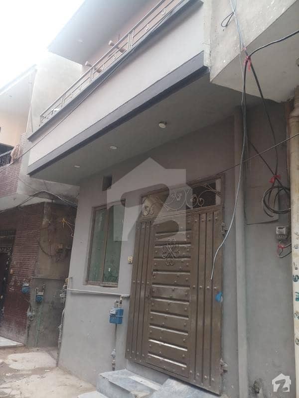 گلشنِ عباس سکیم نمبر 2 ملتان روڈ لاہور میں 3 کمروں کا 3 مرلہ مکان 46 لاکھ میں برائے فروخت۔