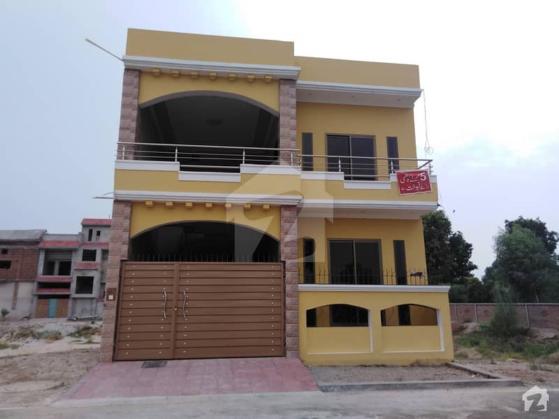 گلبرگ کمرشل بہاولپور یزمان روڈ بہاولپور میں 4 کمروں کا 5 مرلہ مکان 60 لاکھ میں برائے فروخت۔