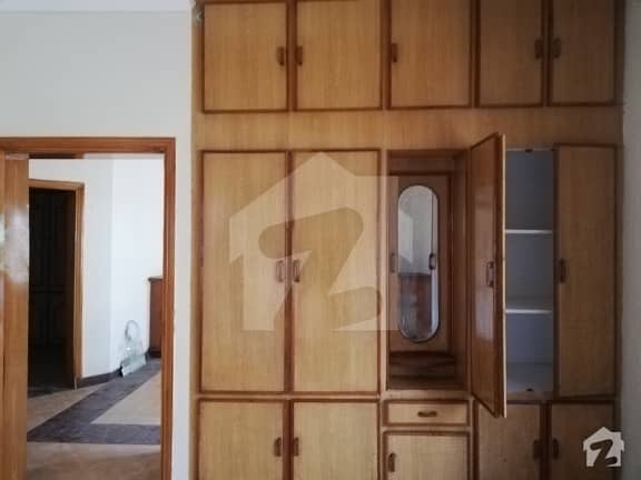 پشاور روڈ راولپنڈی میں 4 کمروں کا 6 مرلہ مکان 1.4 کروڑ میں برائے فروخت۔