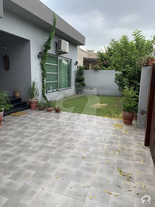 Near To Park 1 Kanal 3 Years Used House Available For Sale