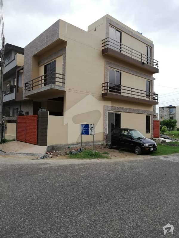 5 Marla Corner House For Sale In Canal Garden AA Block