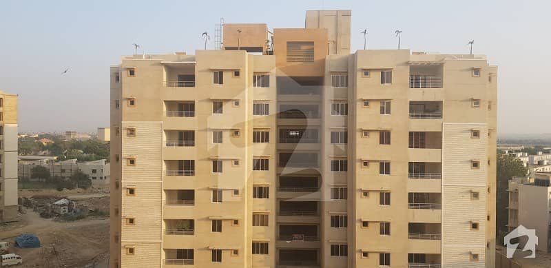 نیوی ہاؤسنگ سکیم کارساز کراچی میں 5 کمروں کا 15 مرلہ فلیٹ 7.25 کروڑ میں برائے فروخت۔