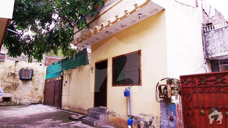 تارامری اسلام آباد میں 4 کمروں کا 9 مرلہ مکان 1.25 کروڑ میں برائے فروخت۔