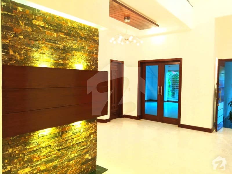 1 Kanal Slightly Used Look Like Brand New Bungalow Is Available For Rent