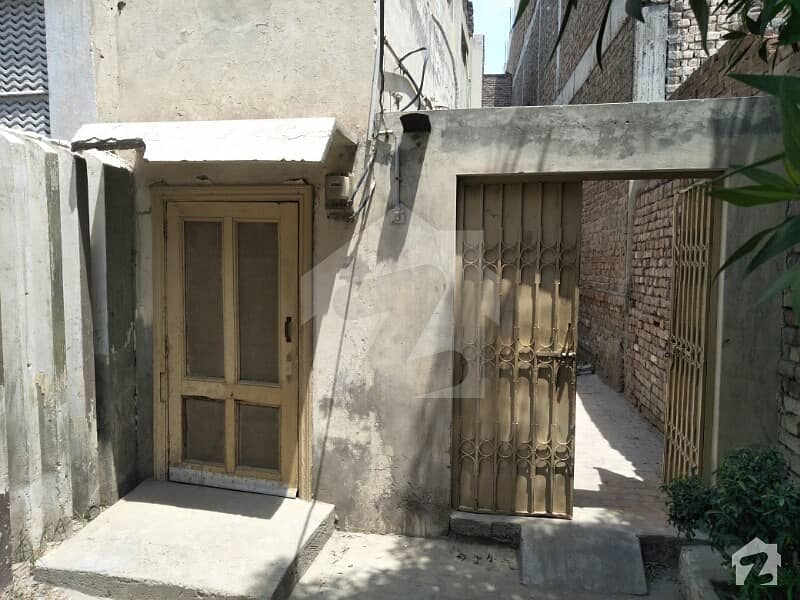 کچہری چوک ملتان میں 2 کمروں کا 6 مرلہ مکان 70 لاکھ میں برائے فروخت۔