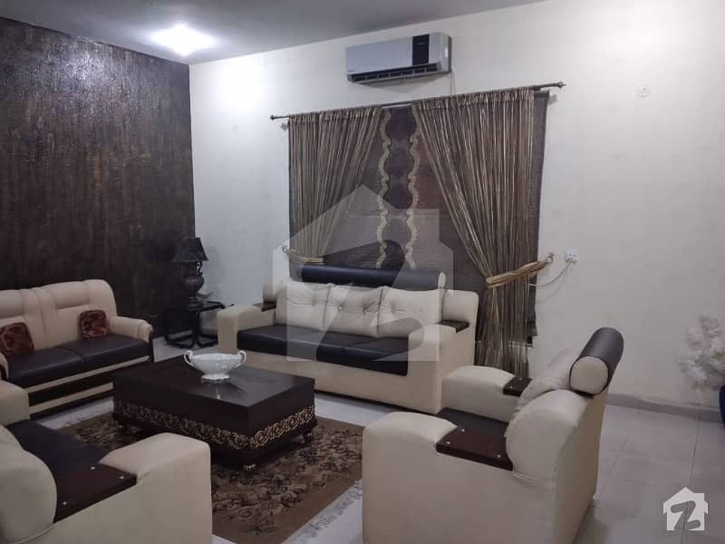 پی آئی اے ہاؤسنگ سکیم لاہور میں 4 کمروں کا 1 کنال مکان 2.5 کروڑ میں برائے فروخت۔