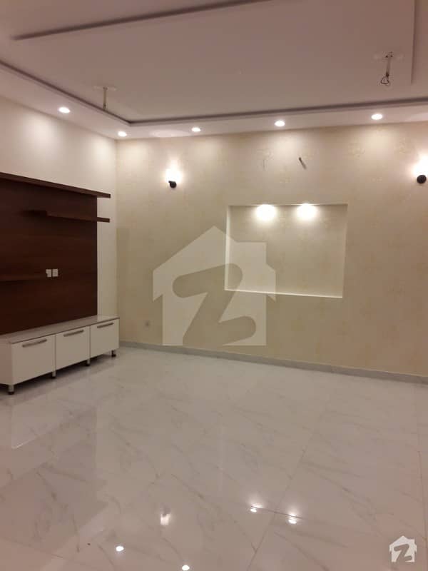 10 Marla House For Rent In Jasmine Block Bahria Town Lahore