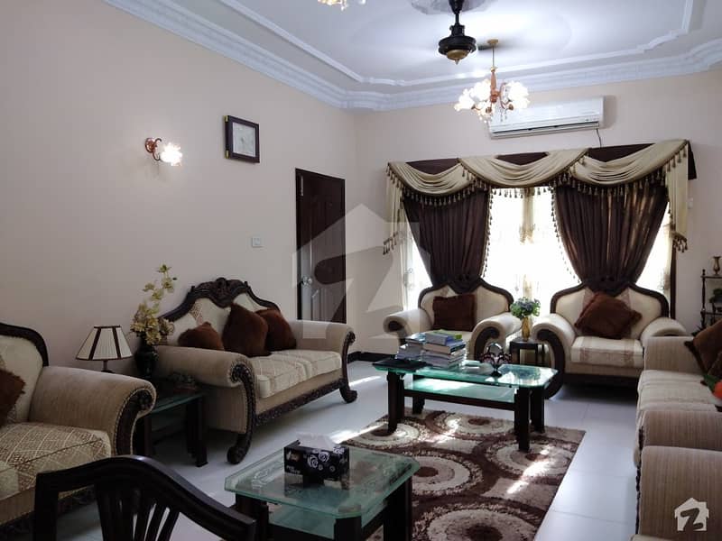 باتھ آئی لینڈ کراچی میں 5 کمروں کا 10 مرلہ مکان 6.75 کروڑ میں برائے فروخت۔