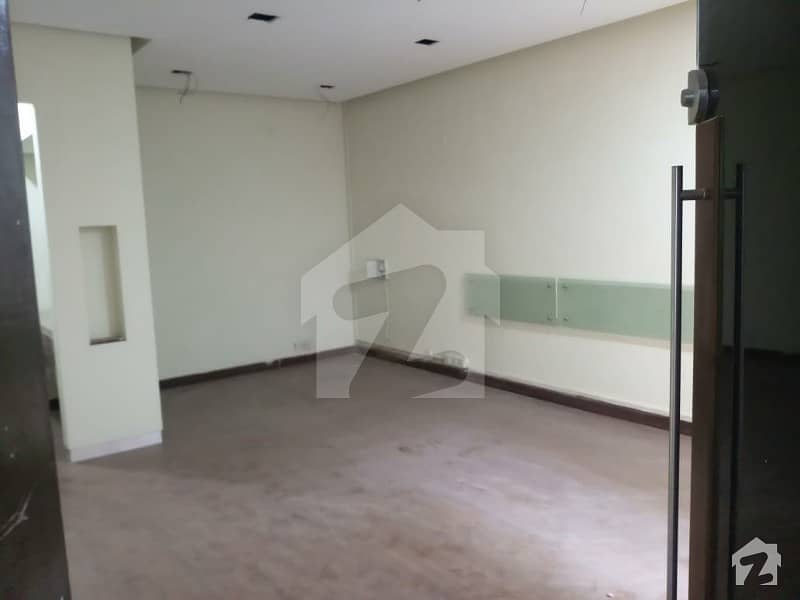 1 Kanal House Avaialble For Rent
