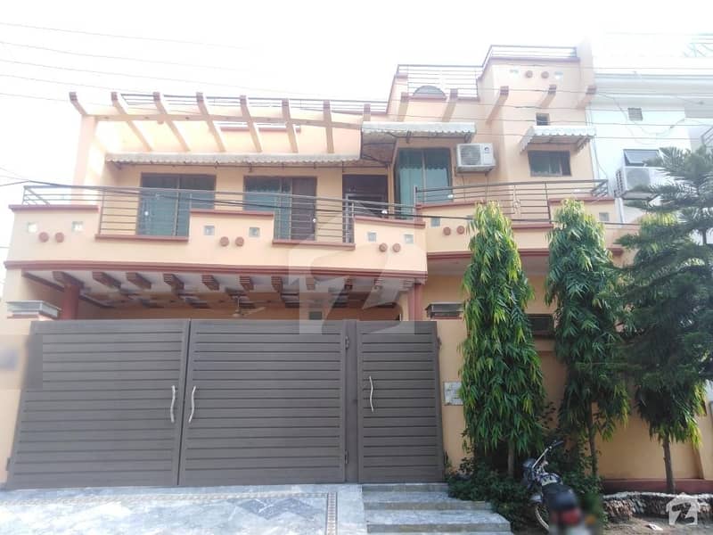 مرغزار آفیسرز کالونی لاہور میں 3 کمروں کا 10 مرلہ مکان 1.9 کروڑ میں برائے فروخت۔