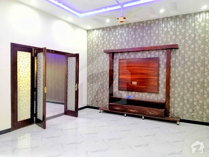 8 MARLA BRAN NEW HOUSE FOR SALE IN Canal City Rail Town Main Canal Road Lahore