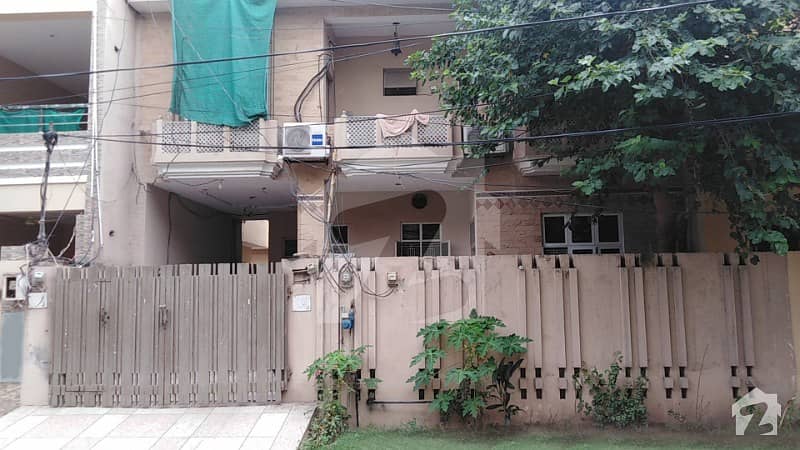 مرغزار آفیسرز کالونی لاہور میں 5 کمروں کا 10 مرلہ مکان 1.6 کروڑ میں برائے فروخت۔