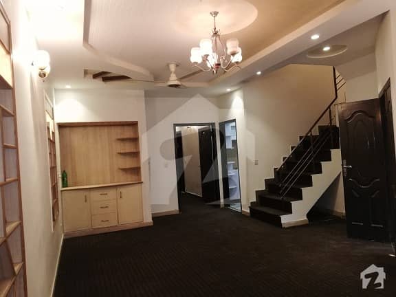 ڈی ایچ اے فیز 5 ڈیفنس (ڈی ایچ اے) لاہور میں 3 کمروں کا 5 مرلہ مکان 1.6 کروڑ میں برائے فروخت۔