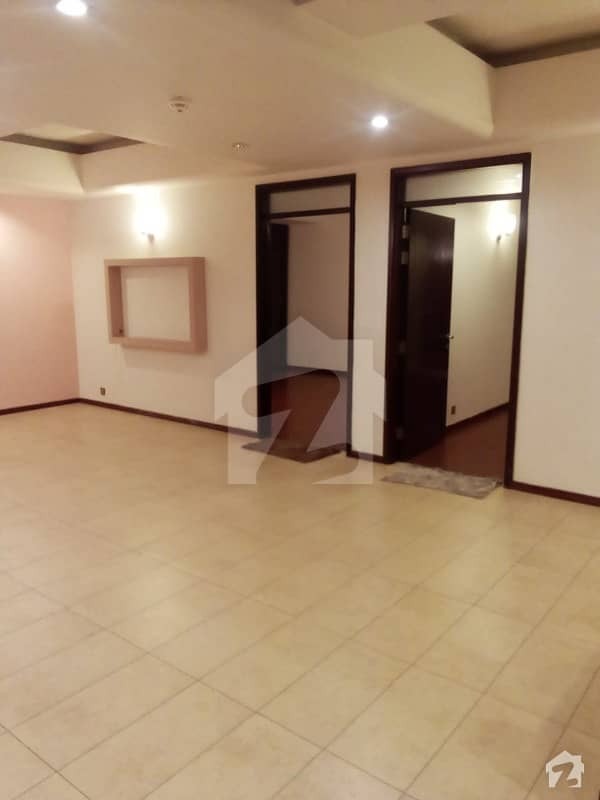 Three Bedroom Spacious Apartment 2100 Sq Ft Unfurnished For Rent In Silver Oaks Apartments F10 Islamabad