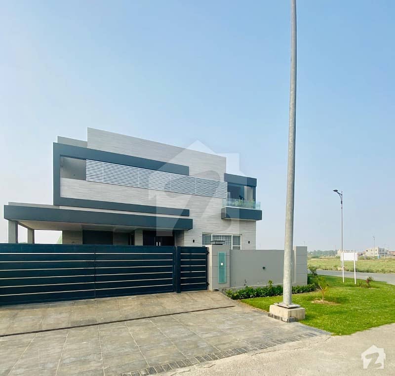 1 Kanal Corner Owner Build House For Sale