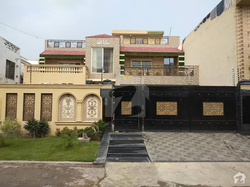 گرین ایوینیو ہاؤسنگ سوسائٹی کینٹ لاہور میں 6 کمروں کا 1 کنال مکان 4.5 کروڑ میں برائے فروخت۔