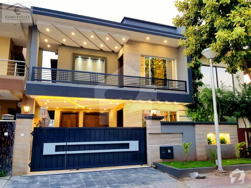 Luxury 10 Marla Designer House For Sale