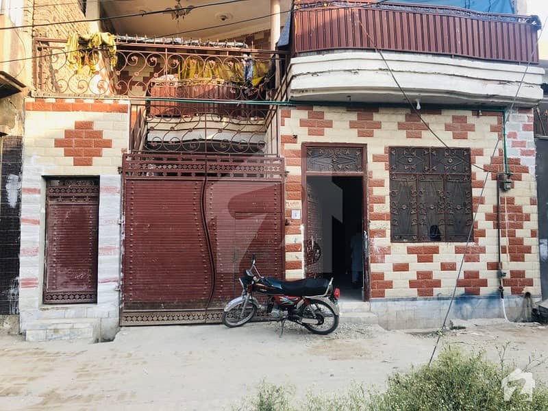ورسک روڈ پشاور میں 3 کمروں کا 5 مرلہ زیریں پورشن 16 ہزار میں کرایہ پر دستیاب ہے۔