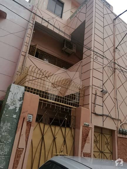 فیڈرل بی ایریا ۔ بلاک 20 فیڈرل بی ایریا کراچی میں 11 کمروں کا 5 مرلہ مکان 1.9 کروڑ میں برائے فروخت۔