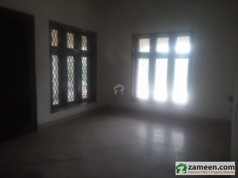 24 Marla Corner Semi Commercial House With Basement Ideal For Clinic