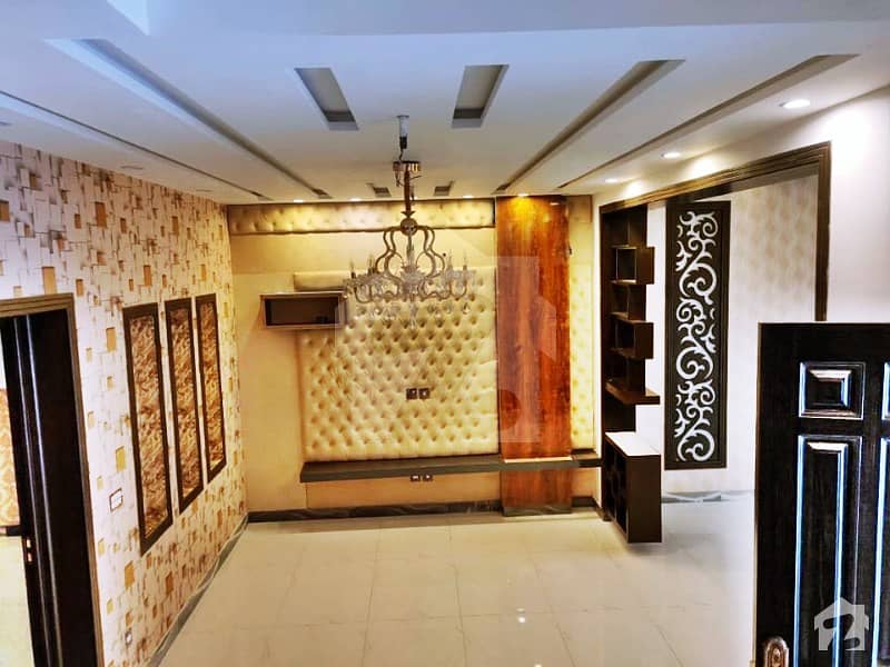 بحریہ ٹاؤن ۔ بلاک بی بی بحریہ ٹاؤن سیکٹرڈی بحریہ ٹاؤن لاہور میں 3 کمروں کا 5 مرلہ مکان 1.1 کروڑ میں برائے فروخت۔