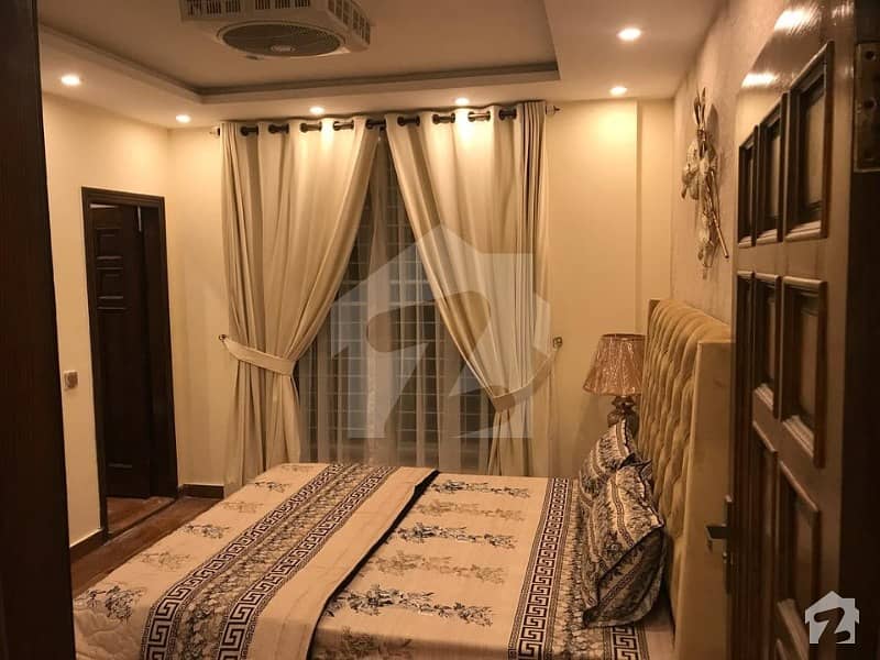 بحریہ ٹاؤن سیکٹر سی بحریہ ٹاؤن لاہور میں 2 کمروں کا 3 مرلہ فلیٹ 65 لاکھ میں برائے فروخت۔