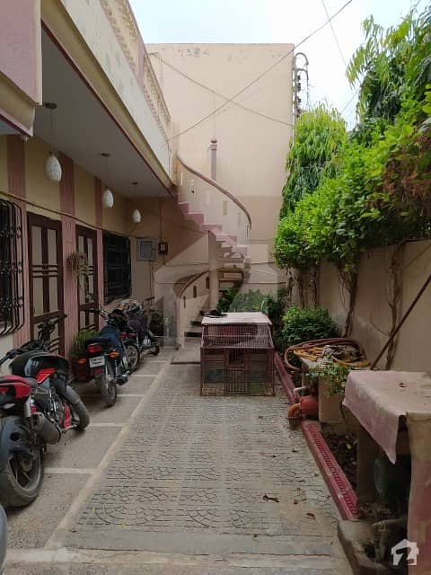 نارتھ ناظم آباد ۔ بلاک جے نارتھ ناظم آباد کراچی میں 4 کمروں کا 16 مرلہ مکان 75 ہزار میں کرایہ پر دستیاب ہے۔