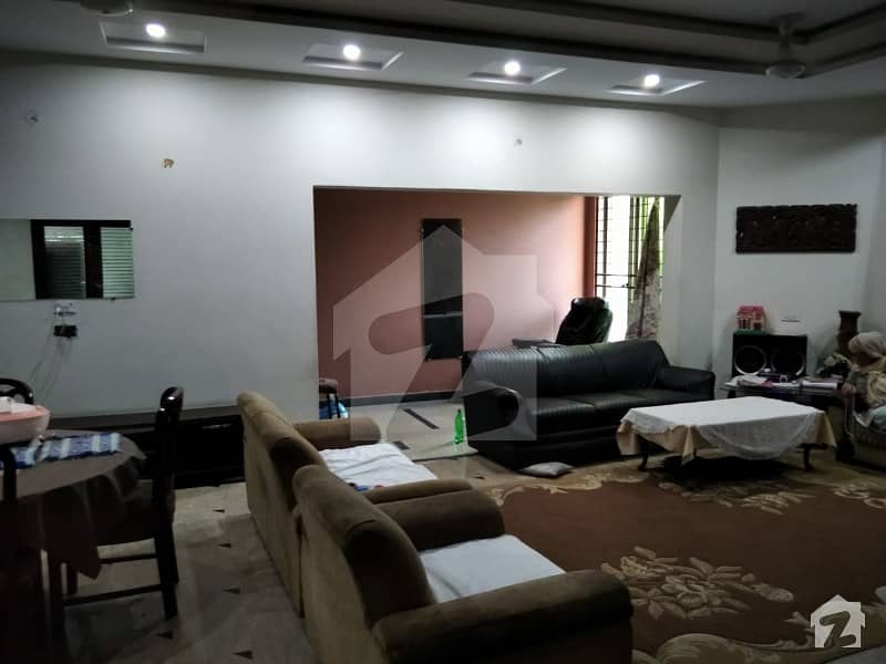One Kanal House Available For Sale In Nasheman E Iqbal 2 Lahore