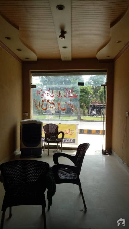 پیکو روڈ لاہور میں 2 مرلہ دکان 50 ہزار میں کرایہ پر دستیاب ہے۔