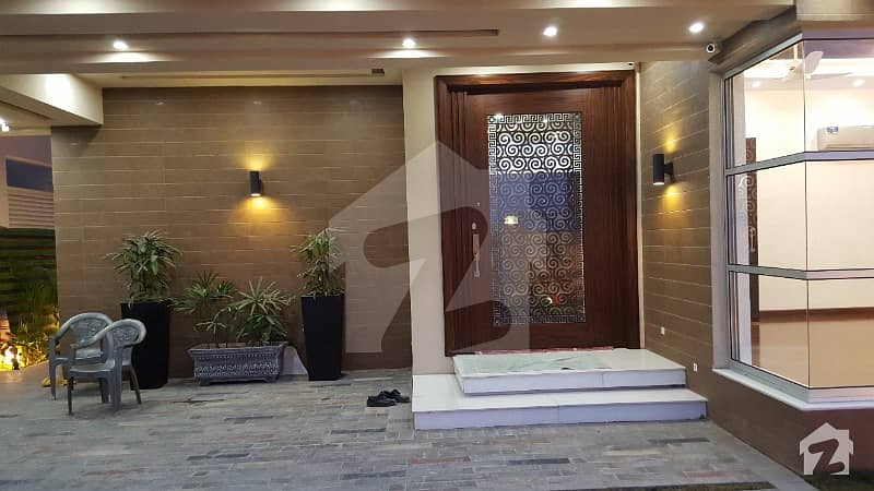 ڈی ایچ اے فیز 6 - بلاک این فیز 6 ڈیفنس (ڈی ایچ اے) لاہور میں 5 کمروں کا 1 کنال مکان 4.25 کروڑ میں برائے فروخت۔