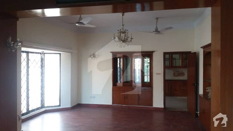 ویسٹریج 1 ویسٹریج راولپنڈی میں 5 کمروں کا 1.15 کنال مکان 5.5 کروڑ میں برائے فروخت۔