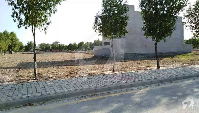 10 Marla Residential Plot At Ideal Location Of Bahria Town Lahore