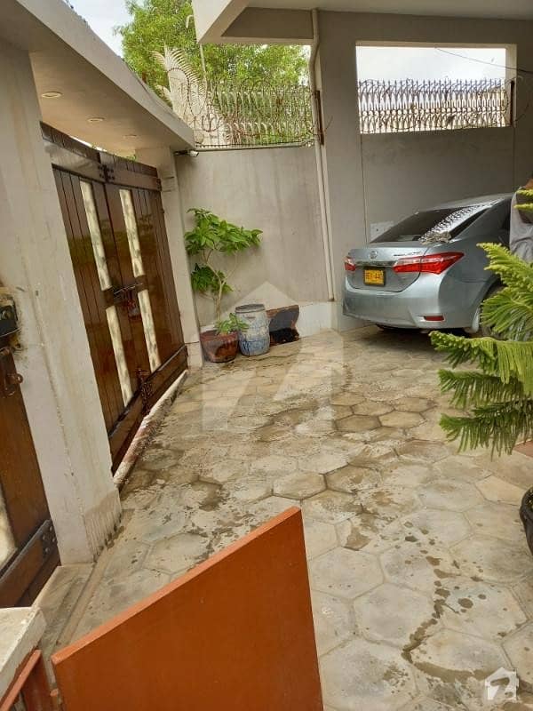ہل پارک کراچی میں 5 کمروں کا 12 مرلہ مکان 8.5 کروڑ میں برائے فروخت۔