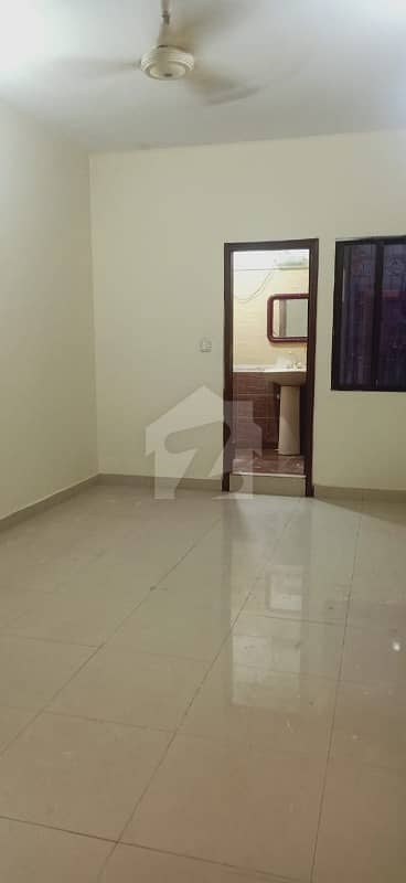 Big Bukhari Commercial 2 Bedrooms Flat Like New First Floor For Rent