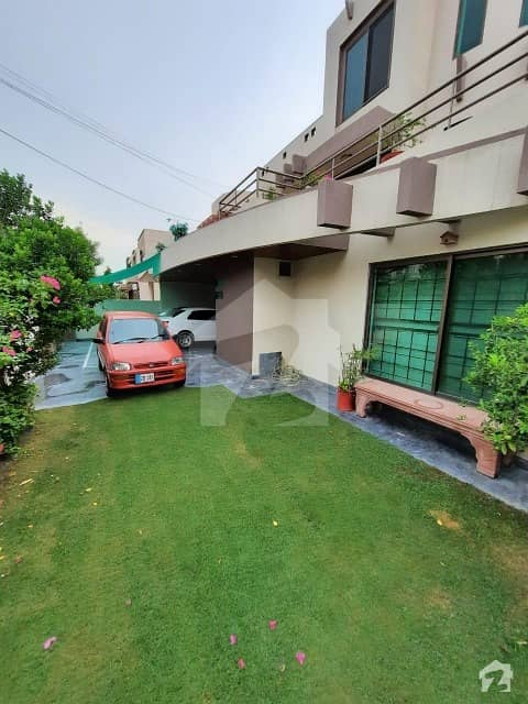 واپڈا ٹاؤن لاہور میں 5 کمروں کا 1 کنال مکان 4.75 کروڑ میں برائے فروخت۔
