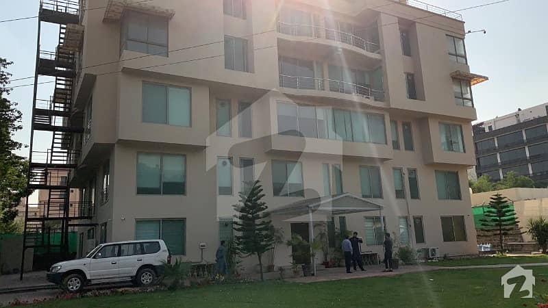 ڈپلومیٹک انکلیو اسلام آباد میں 7 کمروں کا 18 مرلہ عمارت 75 کروڑ میں برائے فروخت۔