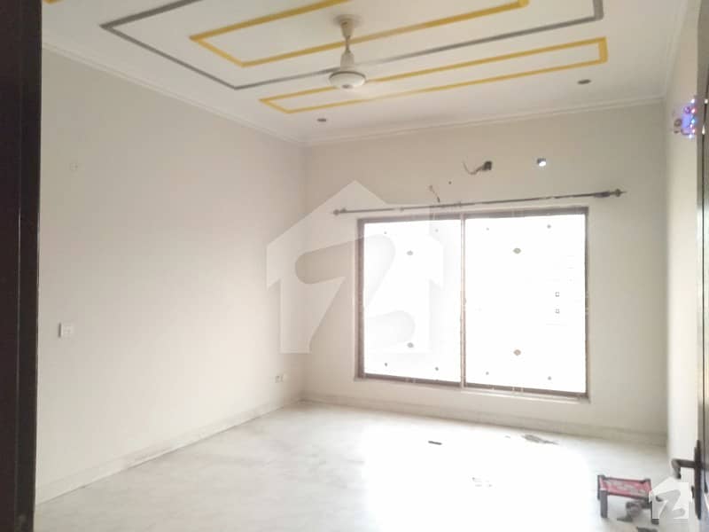 One Kanal Upper Portion 3 Bedroom Attached Washroom Plus Drawing Room  Available For Rent In Dha Lahore