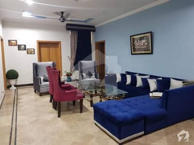 گلستان کالونی راولپنڈی میں 6 کمروں کا 10 مرلہ مکان 2.6 کروڑ میں برائے فروخت۔