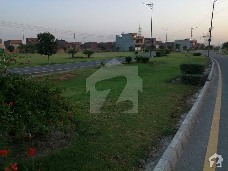 ستارہ پارک سٹی جڑانوالہ روڈ فیصل آباد میں 3 مرلہ مکان 60 لاکھ میں برائے فروخت۔