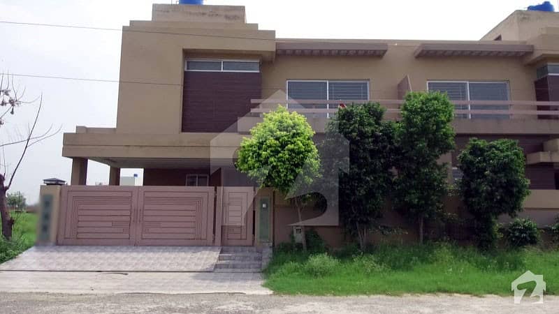 9 Marla House For Sale In E Block Of Bankers Avenue Cooperative Housing Society Lahore