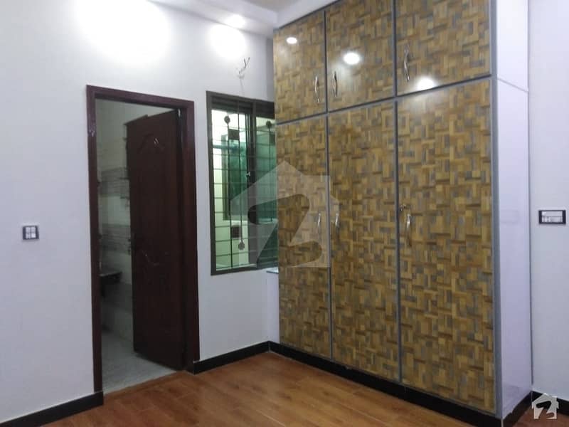 لالہ زار گارڈن لاہور میں 3 کمروں کا 3 مرلہ مکان 32 ہزار میں کرایہ پر دستیاب ہے۔
