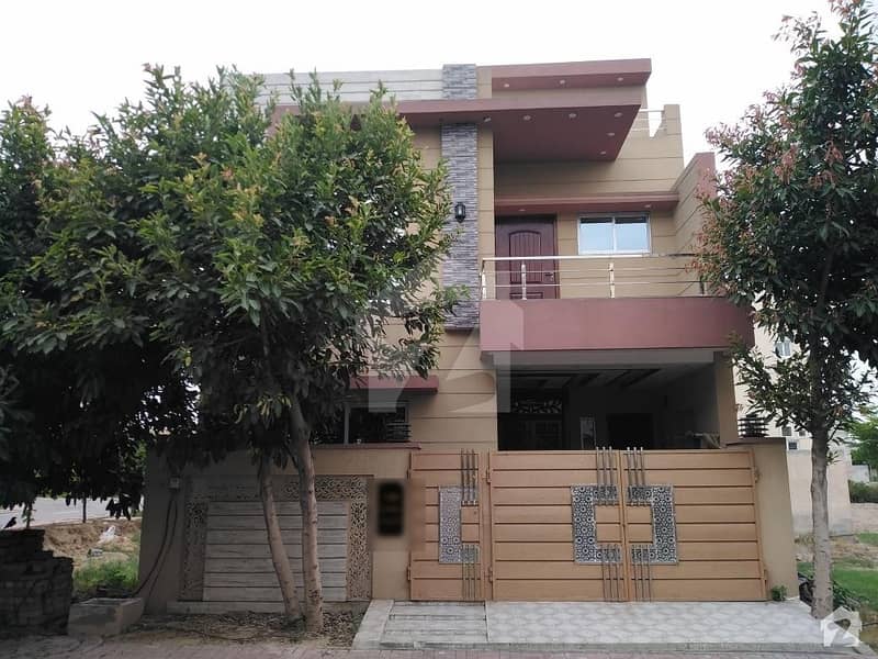 کینال ویلی مین کینال بینک روڈ لاہور میں 3 کمروں کا 5 مرلہ مکان 1.1 کروڑ میں برائے فروخت۔