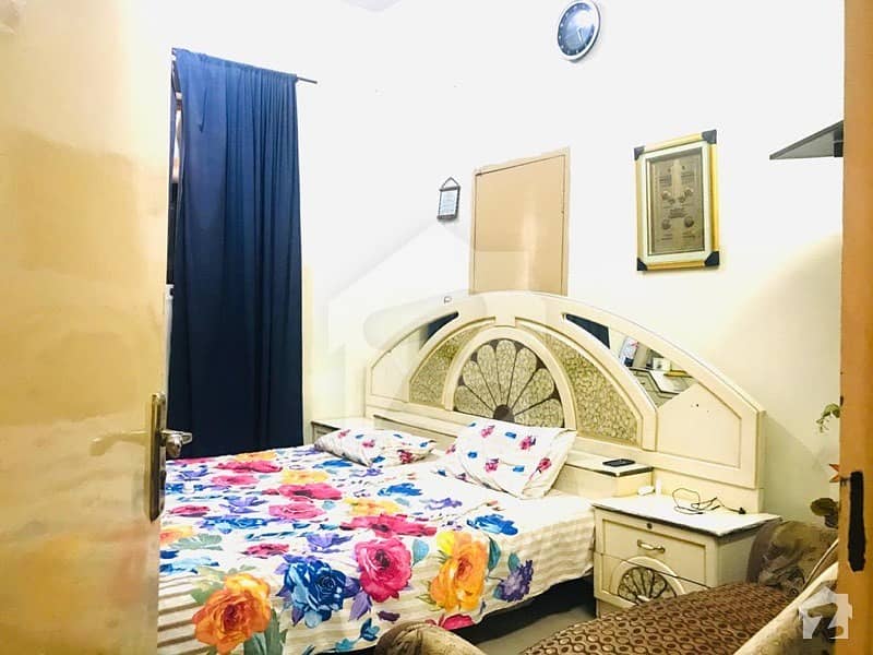 چوبرجی لاہور میں 5 کمروں کا 3 مرلہ مکان 1 کروڑ میں برائے فروخت۔