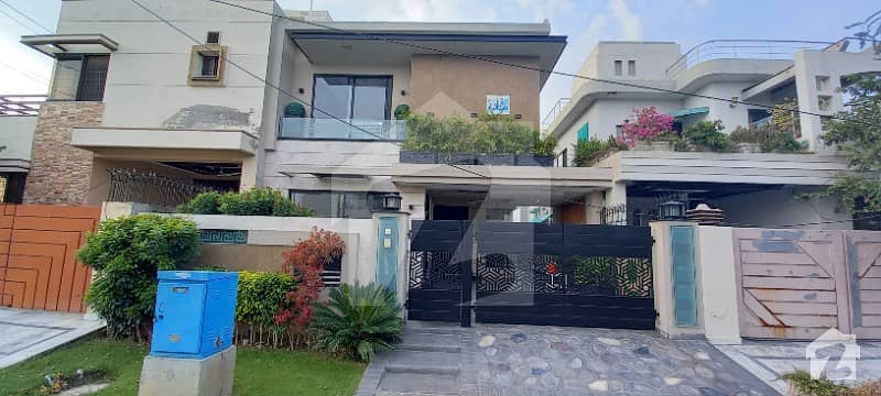 10 Marla Luxury Designer House Available For Sale At Ideal Location