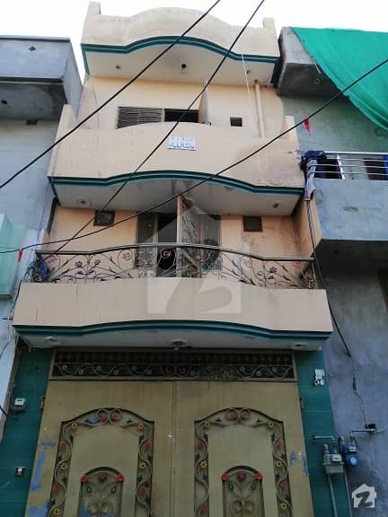 مدینہ کالونی گوجرانوالہ میں 3 کمروں کا 3 مرلہ مکان 40 لاکھ میں برائے فروخت۔