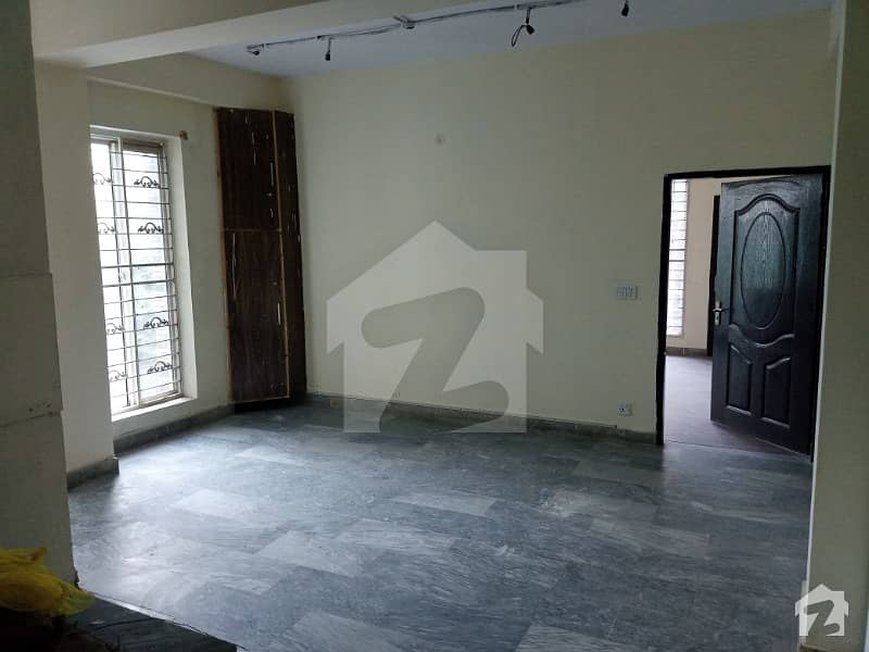4 Marla Fist Floor Flat Available For Rent In Johar Town 65 Feet Road Near Canal