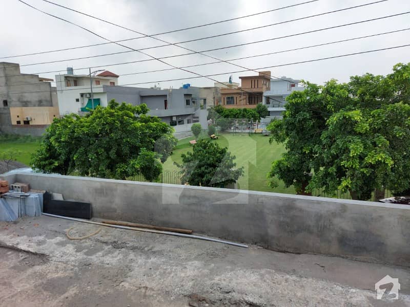 10 MARLA FULL HOUSE SINGLE STORY FACING PARK FOR SALE IN CANAL GARDEN LAHORE
