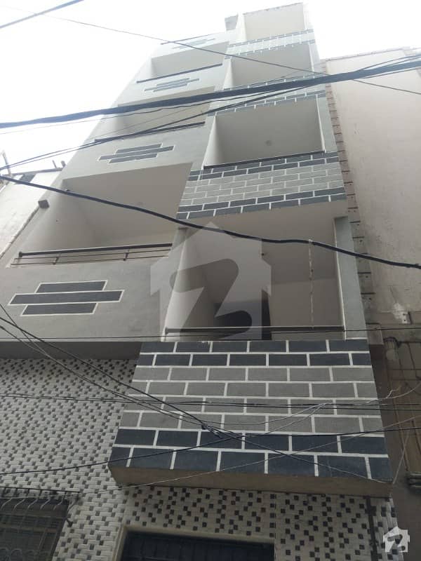 محمود آباد کراچی میں 8 کمروں کا 2 مرلہ فلیٹ 1.35 کروڑ میں برائے فروخت۔